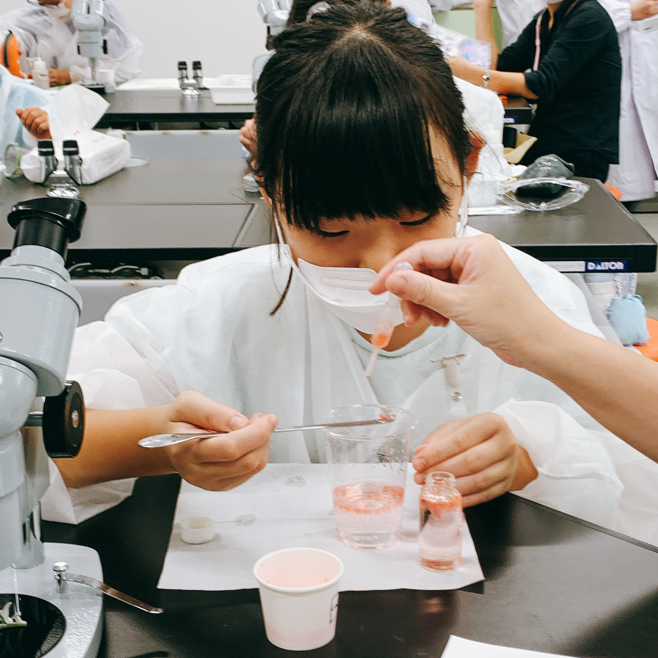 23a405生物のしくみを学ぼう 扉