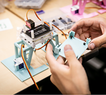 2足歩行ロボット使用