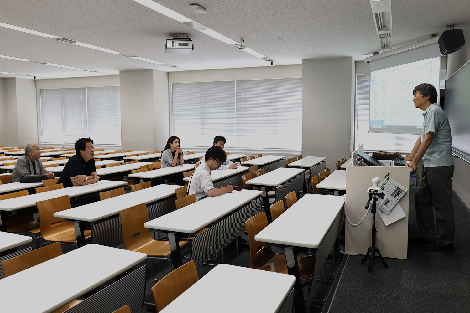 視察団レクチャー
