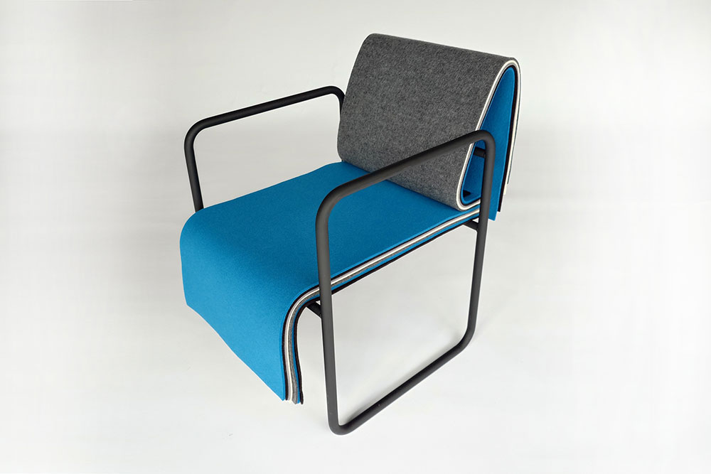 PAGES-CHAIR-PIPE-ARM