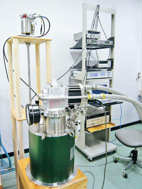 Physics in Multiple Extreme Conditions Laboratory